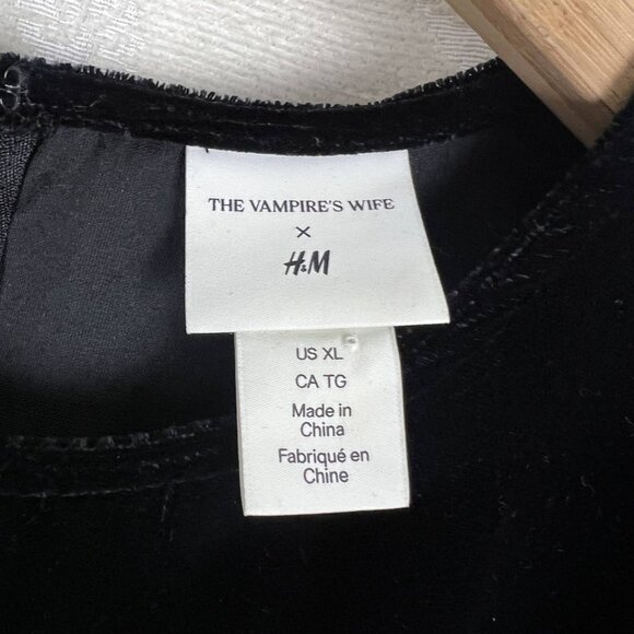 The Vampire's Wife x H&M Neo-Gothic black velvet mini dress lace balloon sleeves - Picture 8 of 10